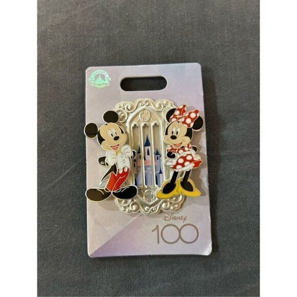 Disney 2023 Platinum 3D " 100 Years of Wonder " Mickey - Minnie - Castle Pin NEW
